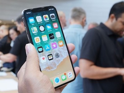 Samsung thấy nhu cầu màn hình OLED cho iPhone X giảm.