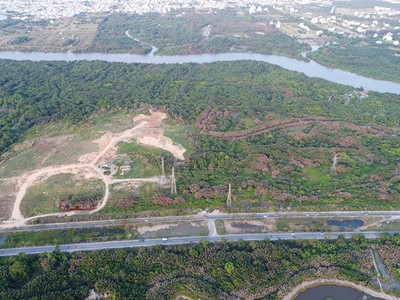 Một khu đất thuộc dự án treo ở huyện Nhà Bè đến nay vẫn chưa xây dựng. Ảnh: Lê Quân. 