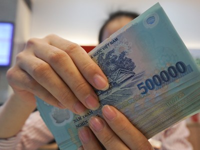 Nhận lương hàng chục triệu đồng nhưng nhân viên Link Vào Nhà Cái KL99 COM Tặng +199k chịu khá nhiều áp lực. Ảnh: Anh Tú.