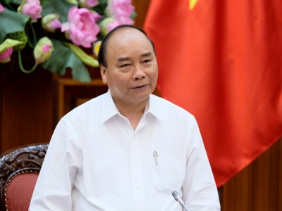 Thủ tướng Nguyễn Xuân Phúc chủ trì cuộc họp về xây dựng Kl993 ưu đãi thưởng hấp dẫn điện tử. Ảnh: VGP/Xuân Hoa.