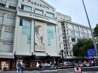 TTTM Parkson Hùng Vương, quận 5 trở thành một trung tâm mua sắm lớn của TP.HCM . Ảnh: Minh Thanh.
