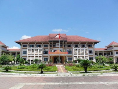 Một số cán bộ ở huyện Phú Ninh xin nghỉ việc để ra ngoài làm vì lương không đủ sống?