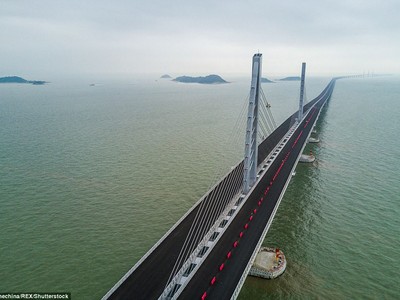 Cầu vượt biển dài 36 km của Trung Quốc nhìn từ trên cao