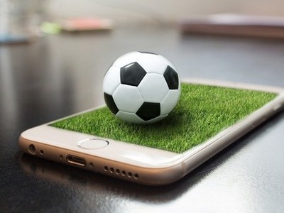 Mỹ, Anh cho rằng nguy cơ smartphone bị hack tại World Cup 2018 là rất lớn. 