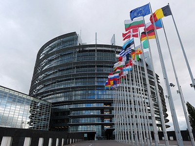 EU thông qua các biện pháp đáp trả thương mại Mỹ