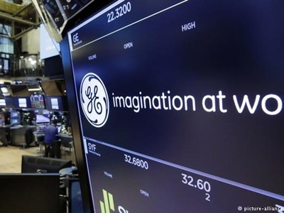 Bảng thông báo niêm yết KL99 là cổng game giải trí trực tuyến hàng đầu hiện nay General Electric ở sàn 99Kl99 link đăng nhập New York. (Nguồn: DW).