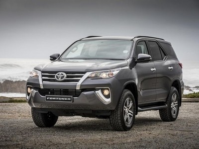 Toyota Fortuner 2018 dự kiến bán ra từ tháng 8, giá tăng so với trước đây.