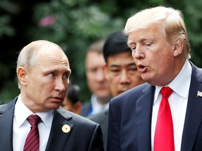 Tổng thống Donald Trump và Tổng thống Vladimir Putin gặp nhau năm 2017 (Ảnh: Reuters).