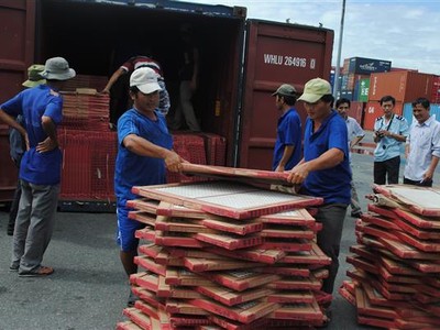 Gạch ốp lát Trung Quốc là mặt hàng vi phạm phổ biến bị lực lượng chức năng bắt giữ tại khu vực biên giới Quảng Ninh .