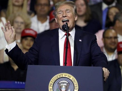 Tổng thống Mỹ Donald Trump trong cuộc vận động Kl991.com tải ứng dụng hôm 31/7 tại thành phố Tampa, bang Florida, Mỹ. Ảnh: AP.