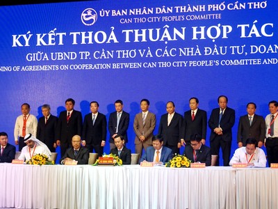 Lãnh đạo Vietjet ký kết thỏa thuận Kl99ok phiên bản mới vào thành phố Cần Thơ.