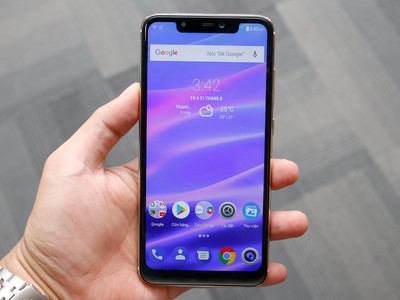 Smartphone thương hiệu Việt giống iPhone X