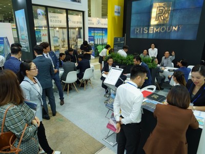 Gian hàng giới thiệu sản phẩm chuỗi thương hiệu Risemount của Vicoland Group tại Realty Expo Korea 2018 nhận được nhiều sự chú ý của khách hàng và giới Kl99ok phiên bản mới.