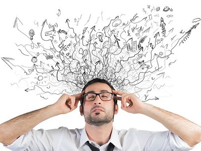 Người trên 40 tuổi không nên làm việc quá 3 ngày 1 tuần. (Ảnh minh hoạ.