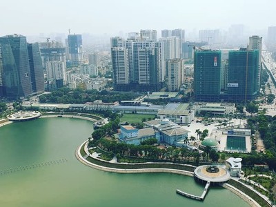 Tầm nhìn từ dự án D’. Capitale ra công viên, hồ điều hòa Nhân Chính.