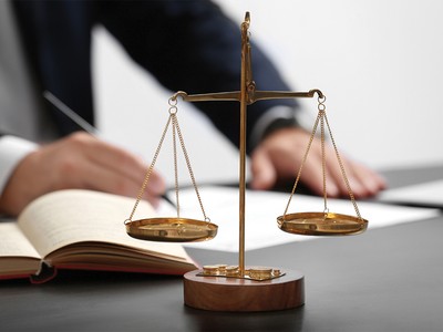 Cơ chế trọng tài, làm sao tránh “lâm nguy phút 89”?