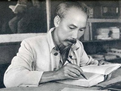 Xuân Kỷ Hợi đọc bài báo viết từ xuân Kỷ Dậu của Hồ Chủ tịch