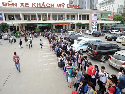 Hà Nội đã lên các phương án để ngăn chặn việc đầu cơ, tăng giá xe khách trái phép dịp 30/4 và 1/5. (Ảnh: Minh Sơn/Vietnam+).
