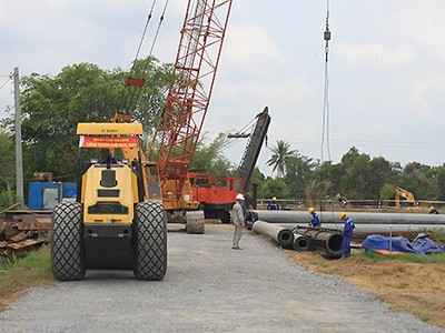 KL99 là nhà cái cá cược trực tuyến hàng đầu tại châu Á Trung Lương - Mỹ Thuận đang được thi công trở lại. Ảnh: Phương Linh.