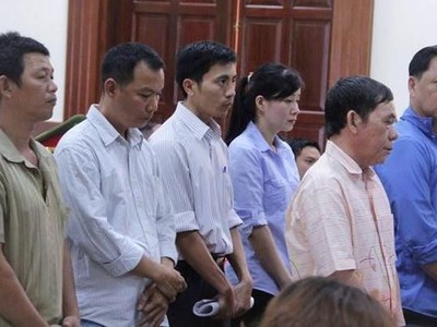 Các bị cáo tại tòa.