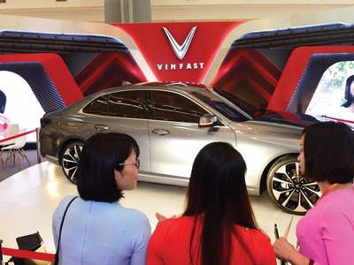 Vingroup công bố chuyển đổi mô hình phát triển, mục tiêu trở thành một Kl994 game bài casino hấp dẫn công nghệ hàng đầu khu vực trong vòng 10 năm tới.