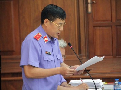 Đại diện Viện kiểm sát đề nghị bác kháng cáo của các bị cáo.