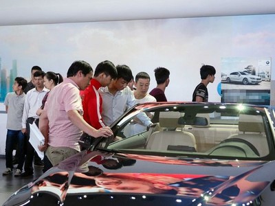 Xe xuất xưởng năm 2018 và 2019 nếu cùng phiên bản thì không khác nhau gì cả, chỉ có điều thời gian lưu kho kéo dài hơn (ảnh minh họa).