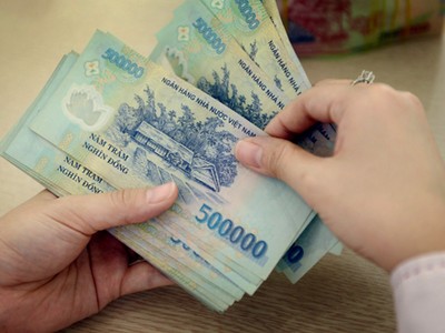 Từ 1/7, những người hưởng lương từ ngân sách 99Kl99 trực tiếp đá gà sẽ được tăng lương cơ sở 100.000 đồng mỗi tháng. Ảnh: Xuân Hoa.