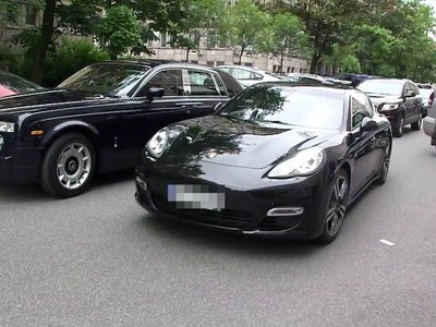 Bỏ tiền mua siêu xe, đại gia Việt phải trả phí trước bạ bằng số tiền mua xe sang tiền tỷ.