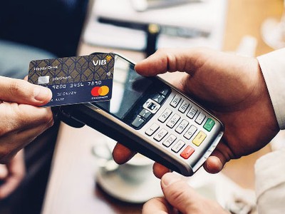 Từng đi sau khối ngoại, các Link Vào Nhà Cái KL99 COM Tặng +199k Việt hiện có sản phẩm thẻ đa dạng, tính năng độc đáo như thẻ miễn lãi trọn đời, thẻ điện tử...
