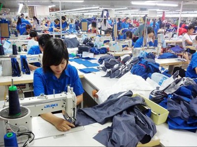 Tổng Liên đoàn Lao động Việt Nam đề xuất giảm thời giờ làm việc bình thường của người lao động từ “48 giờ trong một tuần” xuống “44 giờ trong một tuần”.