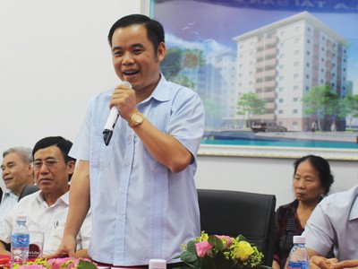 Theo ông Phùng Văn Bộ, Chủ tịch TTB (đứng giữa), hoạt động Đảng tốt sẽ thúc đẩy hoạt động Kl992 VIP Trang Chủ 2026, chăm lo tốt hơn cho người lao động.
