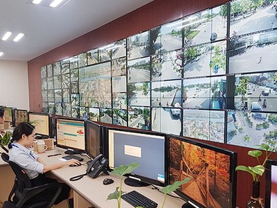 Từ Trung tâm Giám sát, điều hành đô thị thông minh tỉnh Thừa Thiên Huế sẽ giám sát các hoạt động camera, các nguồn dữ liệu kết nối camera địa phương và thông tin người dân cung cấp để xử phạt "nguội" vi phạm KL99 là cổng game giải trí trực tuyến hàng đầu hiện nay từ 1/11.