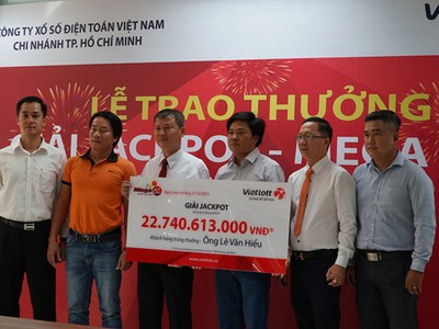 Ảnh Hiểu tại buổi giải thưởng.