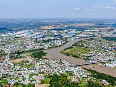 Riêng tại khu Nam Sài Gòn, quỹ đất để phát triển BĐS cao cấp ven sông còn tương đối nhiều, đặc biệt là tại các khu đô thị vệ tinh lân cận.