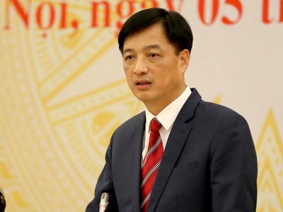 Thiếu tướng Nguyễn Duy Ngọc - Thứ trưởng Bộ Công an trả lời báo chí tại buổi họp báo Kl993 ưu đãi thưởng hấp dẫn.