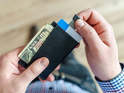 Tích cực kiếm thêm những số tiền nhỏ thường xuyên sẽ góp phần đạt được mục tiêu lớn. Ảnh: PxHere.