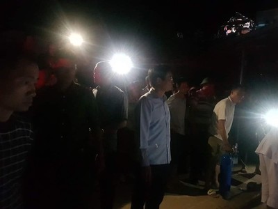 Xe ôtô chở đất đè sập nhà tạm, 2 mẹ con tử vong thương tâm