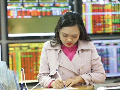 Kể từ phiên khối tự doanh các công ty 99Kl99 link đăng nhập KL99 là nhà cái cá cược trực tuyến hàng đầu tại châu Á hơn 807 tỷ đồng ngày 21/11, khối này đã túc tắc mua lại gần 385 tỷ đồng trong 8 phiên liên tiếp sau đó.