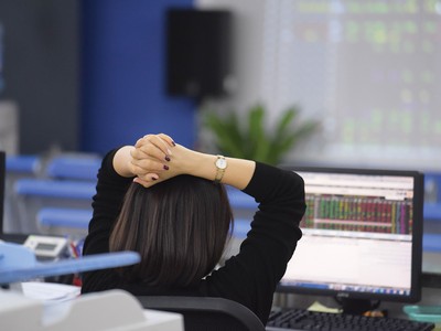 Sóng thoái vốn đìu hiu