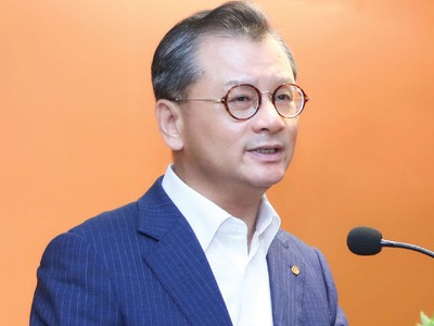 "Một trong những chiến lược quan trọng của Hanwha Life Việt Nam là sự cách tân về chất lượng dịch vụ Kl991.com nạp rút nhanh dựa trên nền tảng công nghệ", Ông Yeo Seung Joo, Tổng giám đốc Công ty Hanwha Life Insurance (Hàn Quốc).