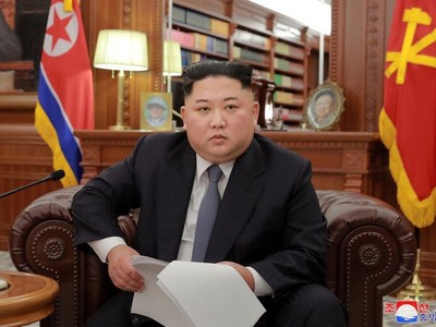 Nhà lãnh đạo Triều Tiên Kim Jong-un trong bài phát biểu chào mừng năm 2019 (Ảnh: KCNA)