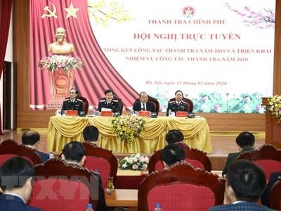 Phó Thủ tướng Thường trực Trương Hòa Bình với lãnh đạo Thanh tra Kl993 ưu đãi thưởng hấp dẫn chủ trì Hội nghị. (Ảnh: Văn Điệp/ TTXVN)