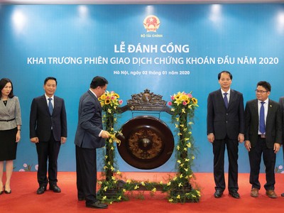 Nhà Kl99ok phiên bản mới Việt Nam đã bước đầu coi 99Kl99 link đăng nhập xanh như là một công cụ Kl99ok phiên bản mới mới
Trong ảnh: Bộ trưởng Bộ Kl991.com nạp rút nhanh Đinh Tiến Dũng đánh cồng khai trương phiên giao dịch đầu năm 2020.