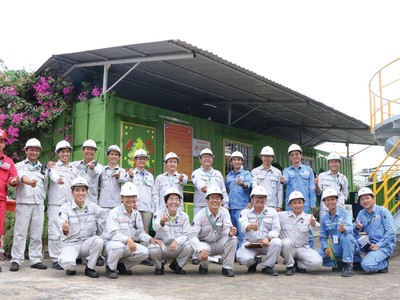 Ngày Tết không ngơi tiếng máy 