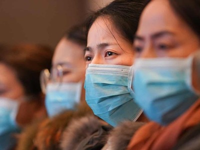 Các nhân viên y tế từ Thượng Hải tham dự tập huấn tại Vũ Hán. Ảnh: Xinhua.