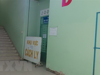 Khu cách ly của Bệnh viện Nhiệt đới Khánh Hòa - nơi đang thực hiện công tác tiếp nhận khám ca bệnh nghi nghi ngờ nhiễm chủng virus corona mới và cách ly chờ kết quả xét nghiệm. (Ảnh: Phan Sáu/TTXVN).