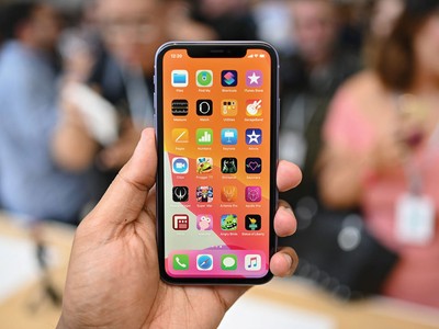 iPhone sẽ còn là nguồn thu chính của Apple trong thời gian tới.