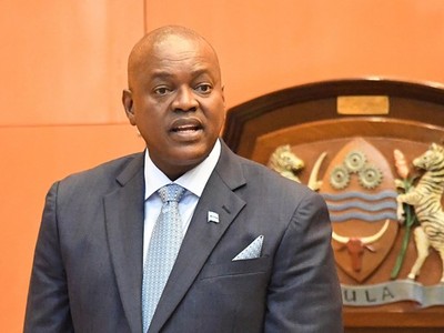 Tổng thống Botswana Mokgweetsi Masisi lần thứ 2 phải cách ly vì COVID-19. (Nguồn: sundaystandard).