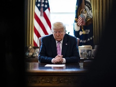 Tổng thống Mỹ Donald Trump tại buổi họp báo ngày 10/4, khi ông thừa nhận việc có mở cửa lại nền Kl992 cổng game cá cược hay không sẽ là "quyết định lớn nhất của cuộc đời". Ảnh: NYT.